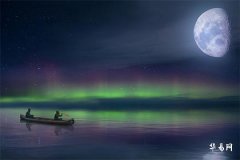 Where is the Best Place to Hang a Feng Shui Gourd in the Living Room?