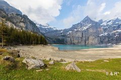 What type of house in the Five Elements does a door facing east belong to? Learn about it!