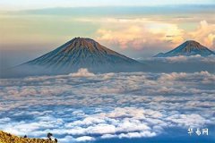 Calendar for the Leap Second Month of 2004