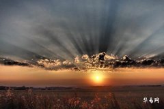 What time is Xu Hour, and is it good for those born in the Year of the Tiger to be born during Xu Hour?