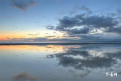 The Twelve Earthly Branches and Eyelid Twitching: What Do Left and Right Eye Twitches Mean?