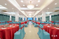 Why is the promotion banquet held in the evening? What is the best time to have dinner at a promotion banquet