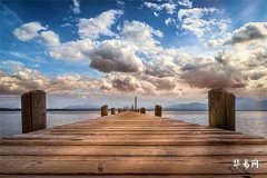 Is it good for people born in the Year of the Monkey to wear a topaz bracelet? Is agate suitable for those born in the Year of the Monkey?