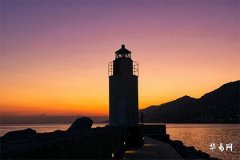 What is the fate of a person born in the Year of the Ox during the Dog hour (Xu Shi)? What does it mean to be an Ox born in the Dog hour?