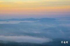 The First Dragon Boat Festival After Engagement: The Man Gives a 600 Red Envelope