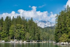 The Buddhist Tale of a Boy with Six Fingers: A Life of Hardships and Turning Points