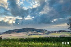 Is the Zi Period the beginning or the end of a day? What is another name for Zi Period?