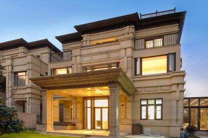 Dreaming of a Dilapidated House