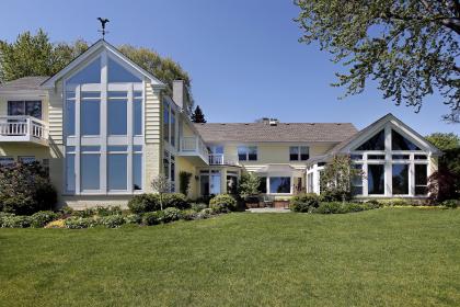 The Story of High Mountains and Flowing Water