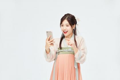 What should women wear to ward off evil in their zodiac year? What are the methods to ward off evil?