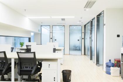 What are the benefits of wearing jade