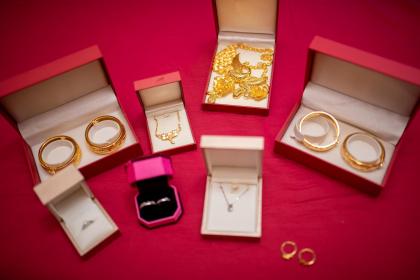 Can a woman born in the Chen hour and a man born in the Chou hour be together? How is their marriage?